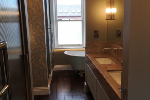 Bathroom, Donnybrook